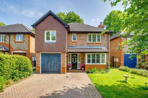 4 bedroom detached house for sale, Eagle Close, Amersham, Buckinghamshire, HP6 6TD