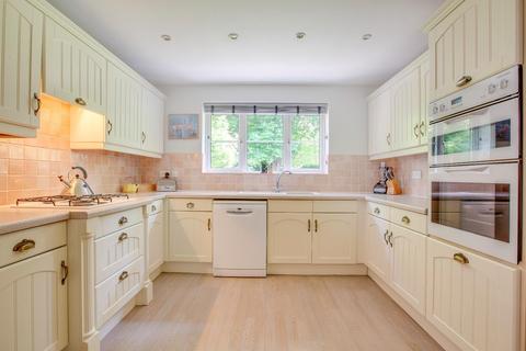 4 bedroom detached house for sale, Eagle Close, Amersham, Buckinghamshire, HP6 6TD