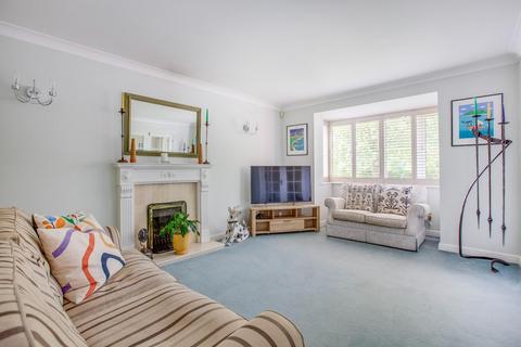 12 Eagle Close, Amersham, HP6 6TD