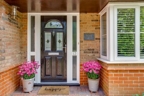 12 Eagle Close, Amersham, HP6 6TD