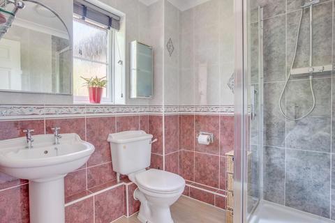 12 Eagle Close, Amersham, HP6 6TD