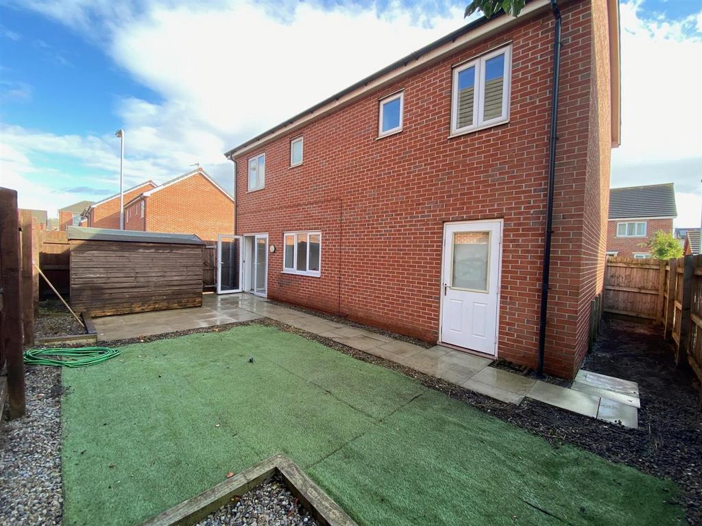 Keble Road, Bootle 3 bed detached house to rent - £1,000 pcm (£231 pw)