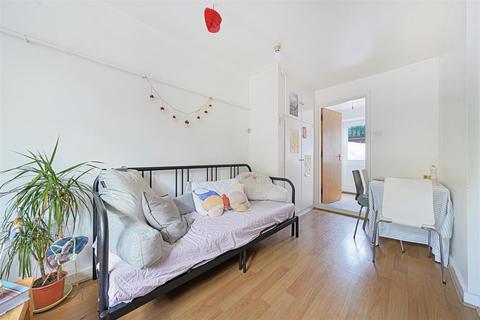 2 bedroom terraced house for sale, Parkside Crescent, London N7