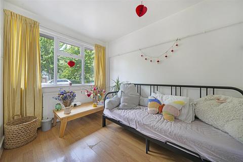 2 bedroom terraced house for sale, Parkside Crescent, London N7