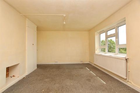 3 bedroom flat for sale, Norman Close, Norman Avenue, London N22