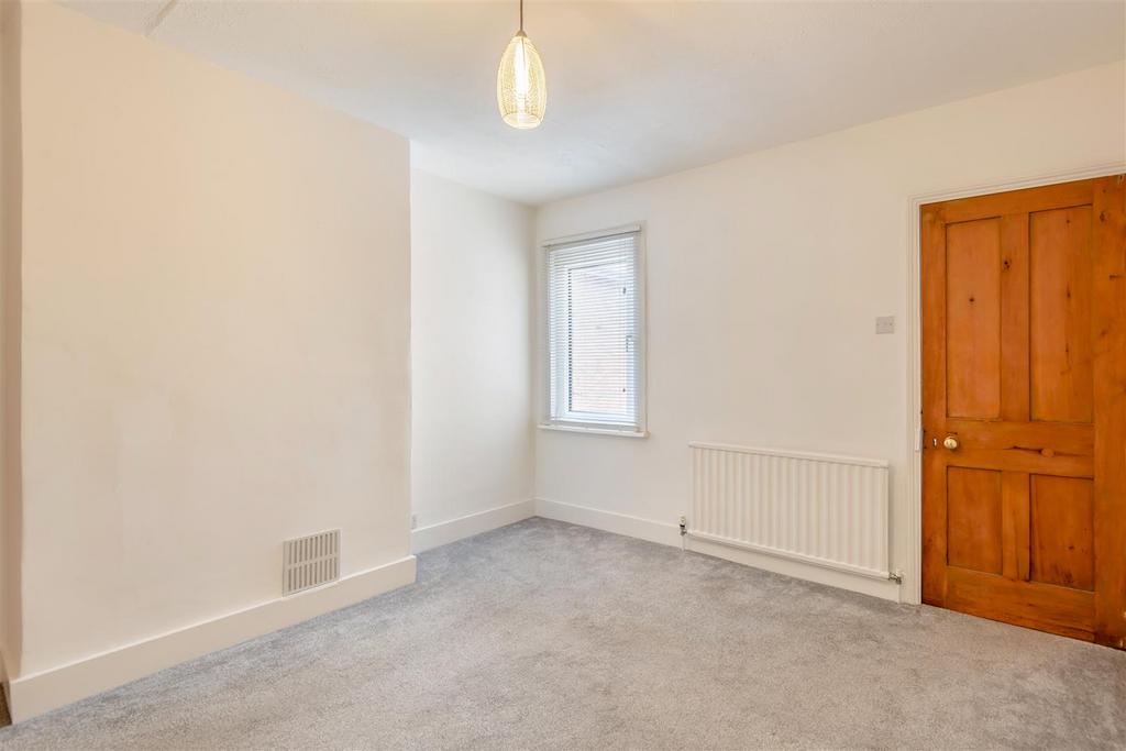 8599874-interior15.jpg