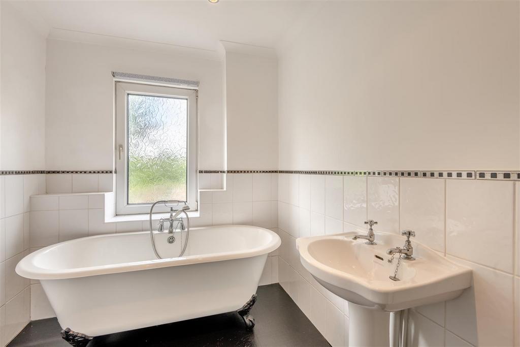 8599874-interior16.jpg