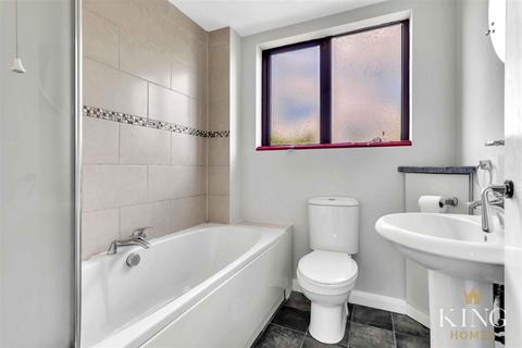 29 Alne Bank Road, Alcester, B49 6QU