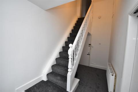 3 bedroom apartment to rent, Kelso Rd, Liverpool