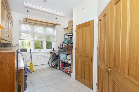 5 bedroom house for sale, Grand Avenue, Worthing