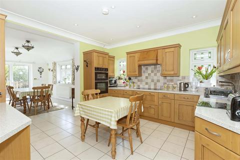 5 bedroom house for sale, Grand Avenue, Worthing