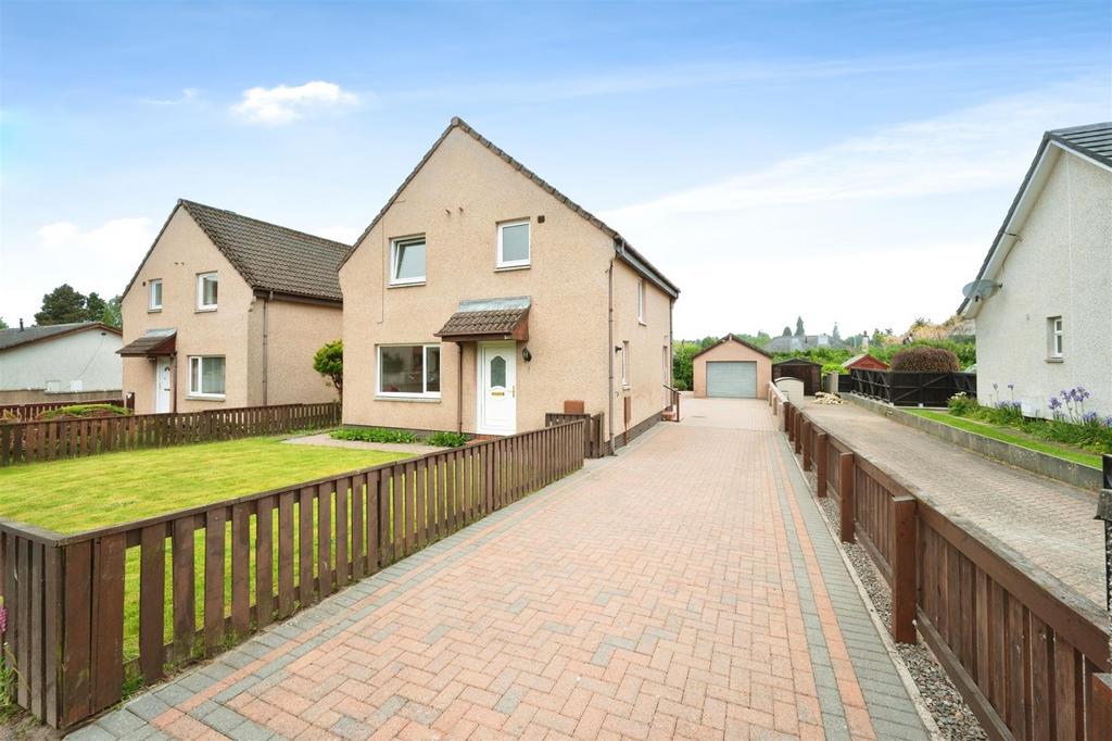 Mackay Road, Inverness IV2 3 bed detached house for sale £225,000