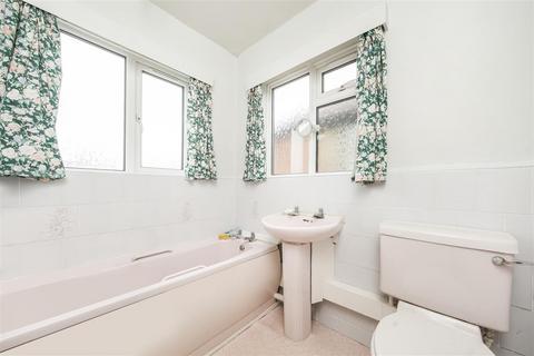 24 Worton Gardens, Isleworth, TW7 4BB