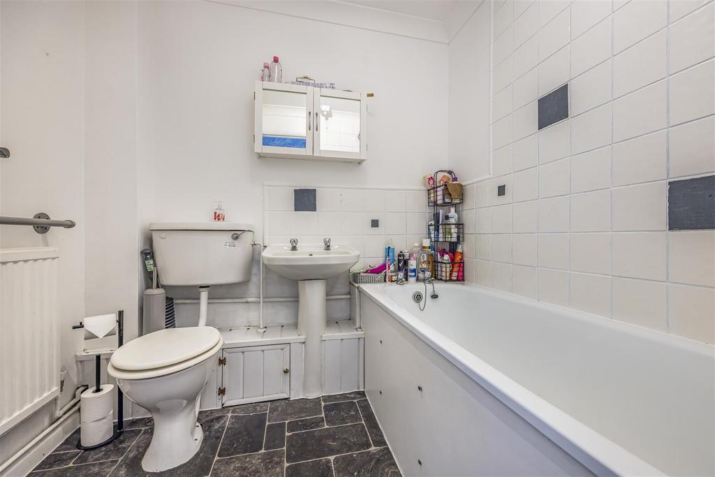 90 Prospect Lane, Havant-Portico Marketing-Sarah Oli