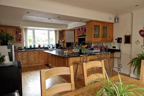 8 bedroom detached bungalow for sale, Weston-Super-Mare BS24