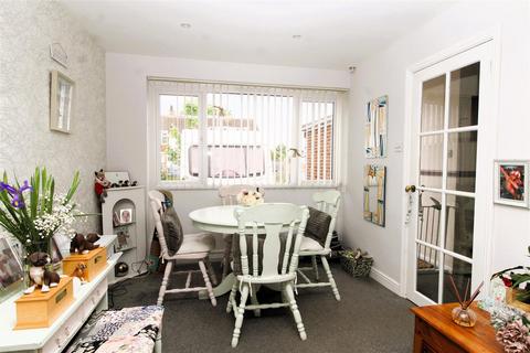 3 bedroom end of terrace house for sale, Camden Road, Broadstairs