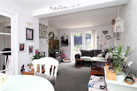 3 bedroom end of terrace house for sale, Camden Road, Broadstairs