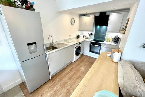 2 bedroom maisonette to rent, Coverack Close, Delapre, Northampton, NN4