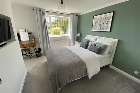 9 Kenwin Close, Swindon, SN3 4NY