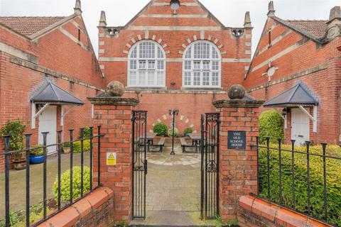 2 bedroom flat for sale, Old School House, Knowle