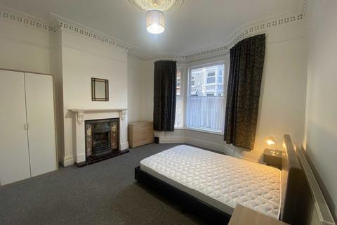 1 bedroom in a house share to rent, Ashbourne Road, Liverpool L17