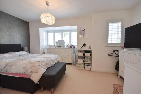 3 bedroom semi-detached house for sale, Horley, Surrey, RH6