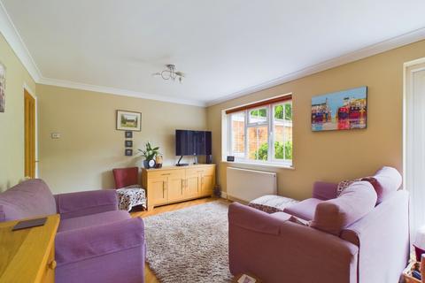 3 bedroom detached house for sale, Camberton Road, Linslade, LU7 2UP