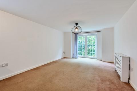 2 bedroom flat for sale, Sandringham Court, Sandringham Drive, Moortown, Leeds, LS17