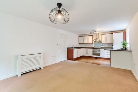 2 bedroom flat for sale, Sandringham Court, Sandringham Drive, Moortown, Leeds, LS17