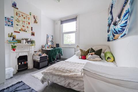 87 Weston Road, Guildford, GU2 8AS