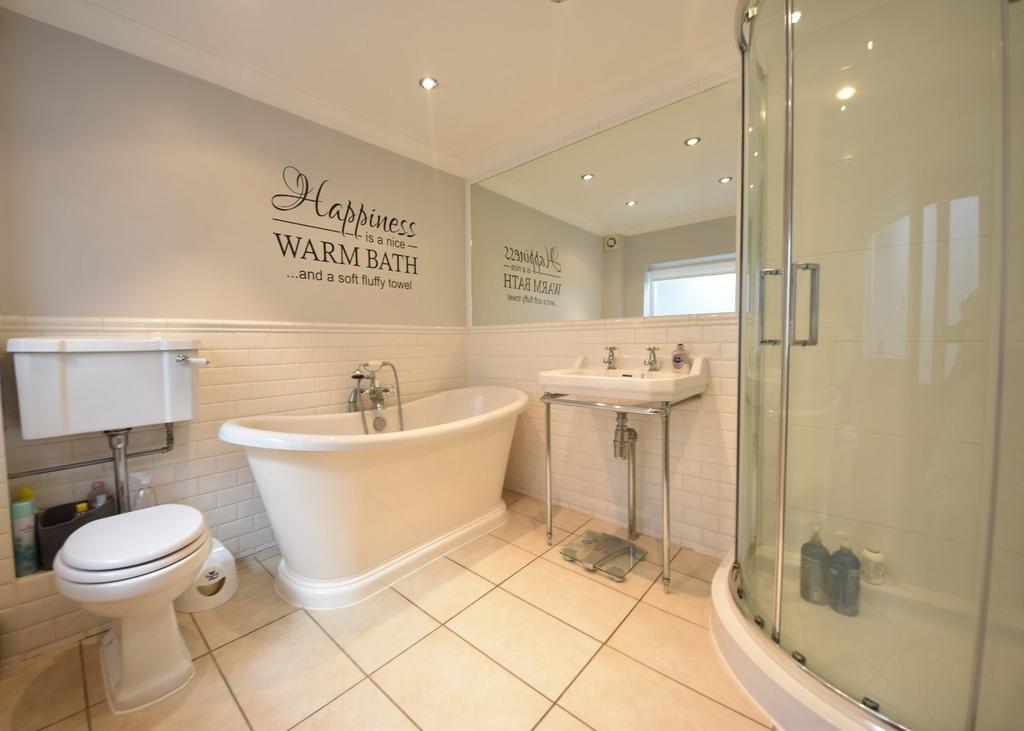 D/S Bathroom