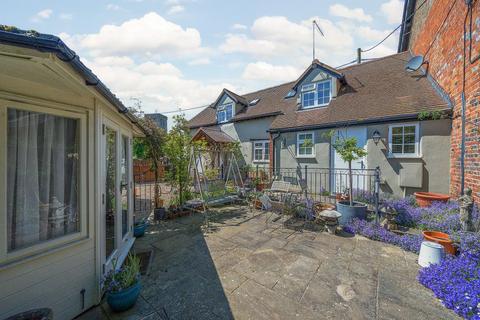 15 Church End, Haddenham, Aylesbury, HP17 8AE