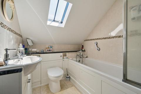 15 Church End, Haddenham, Aylesbury, HP17 8AE