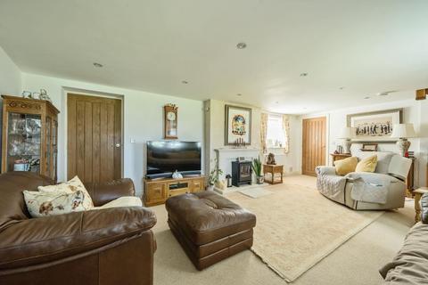 15 Church End, Haddenham, Aylesbury, HP17 8AE
