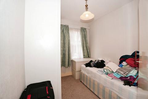 3 bedroom flat for sale, Coventry Road, ILFORD, IG1