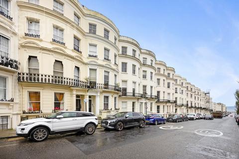 2 bedroom flat for sale, Lansdowne Place, Hove, BN3