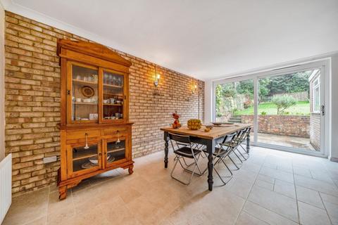 3 Pickhurst Lane, Bromley, BR2 7JE