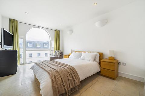 2 bedroom flat for sale, Borough High Street, Borough