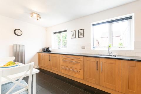 5 Evesham Close, Leigh, WN7 3NX