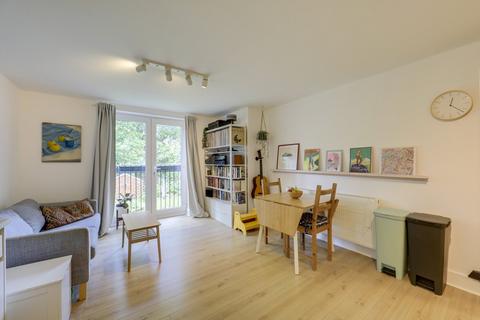 2 bedroom flat for sale, Bampton Road, Forest Hill, London, SE23