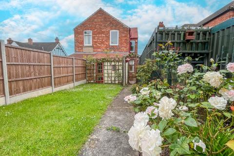 3 bedroom semi-detached house for sale, Lea Road, Gainsborough, Lincolnshire, DN21