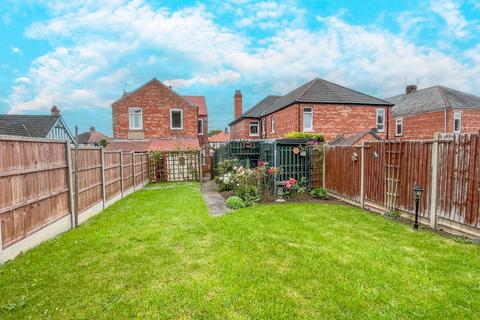 3 bedroom semi-detached house for sale, Lea Road, Gainsborough, Lincolnshire, DN21