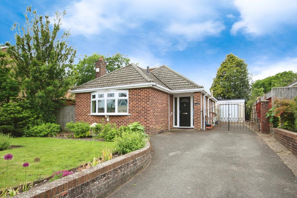 Hamworthy, POOLE, BH15 2 bed bungalow for sale £425,000
