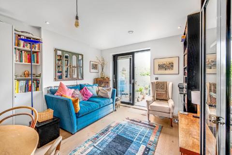 2 bedroom flat for sale, Lower Richmond Road, Putney