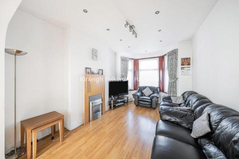 4 bedroom terraced house for sale, Derby Avenue, North Finchley
