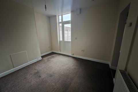 1 bedroom flat to rent, Edleston Road, Crewe CW2