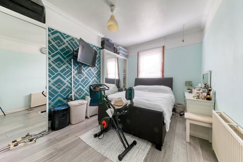 2 bedroom maisonette for sale, Bensham Manor Road, Thornton Heath, CR7