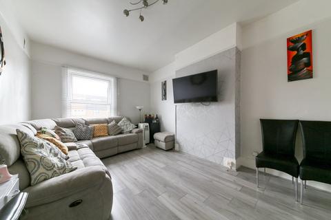 2 bedroom maisonette for sale, Bensham Manor Road, Thornton Heath, CR7