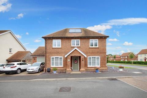 4 bedroom detached house for sale, Bergamot Road, Allington ME16