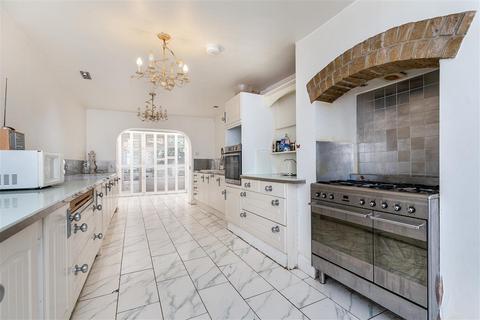 4 bedroom terraced house for sale, London NW10